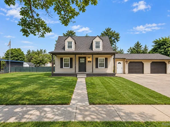 25974 Powers Ave, Dearborn Heights, MI 48125