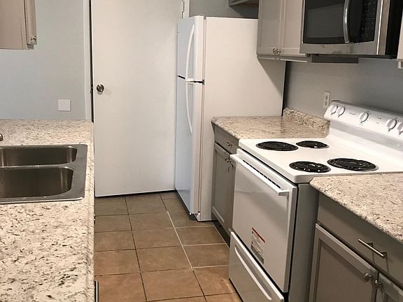 3rd image of 4606 W Orange St