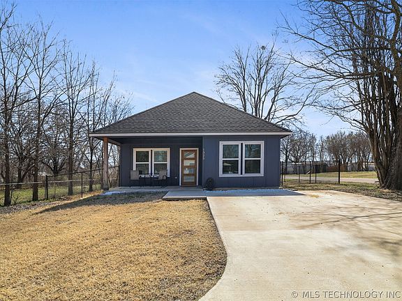 2nd image of 1325 Houston St