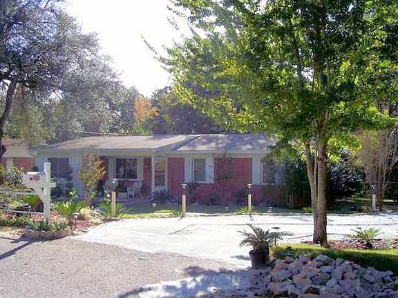 3rd image of 185 Spencer Pl