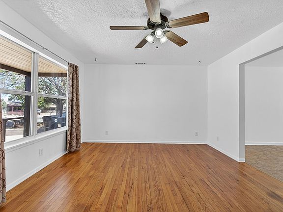 5th image of 1308 Wilmoore Dr SE