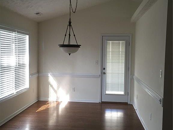 3rd image of 5230 Woodpecker Dr