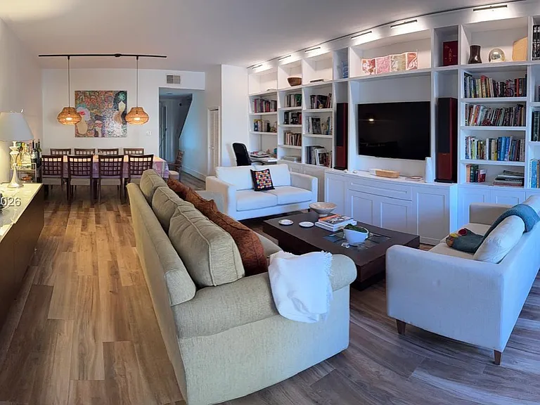 2600 Cardena St #13 — Photo 2