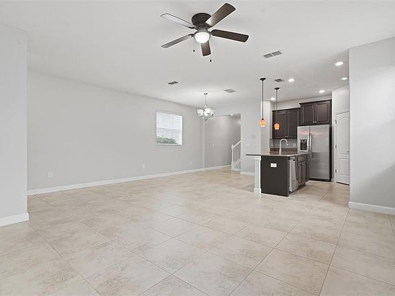 5th image of 15025 Evergreen Oak Loop