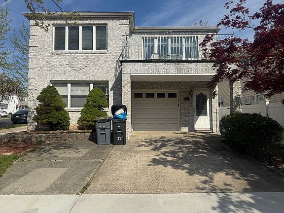 2nd image of 37 Mulberry Cir Unit 2