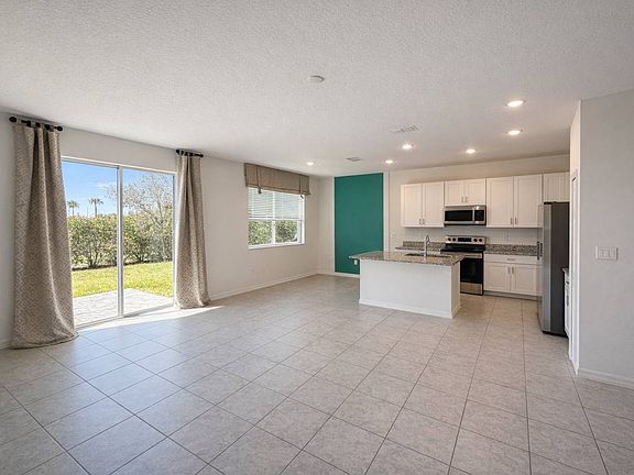 4th image of 210 Tarpon Bay Blvd