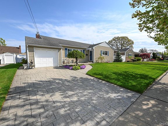 2nd image of 582 Western Park Drive