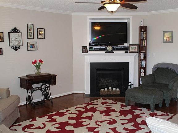 4th image of 203 Julian Pond Ln