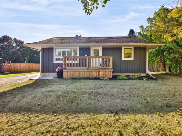 30 Janet St, Brantford, ON N3R 3G6
