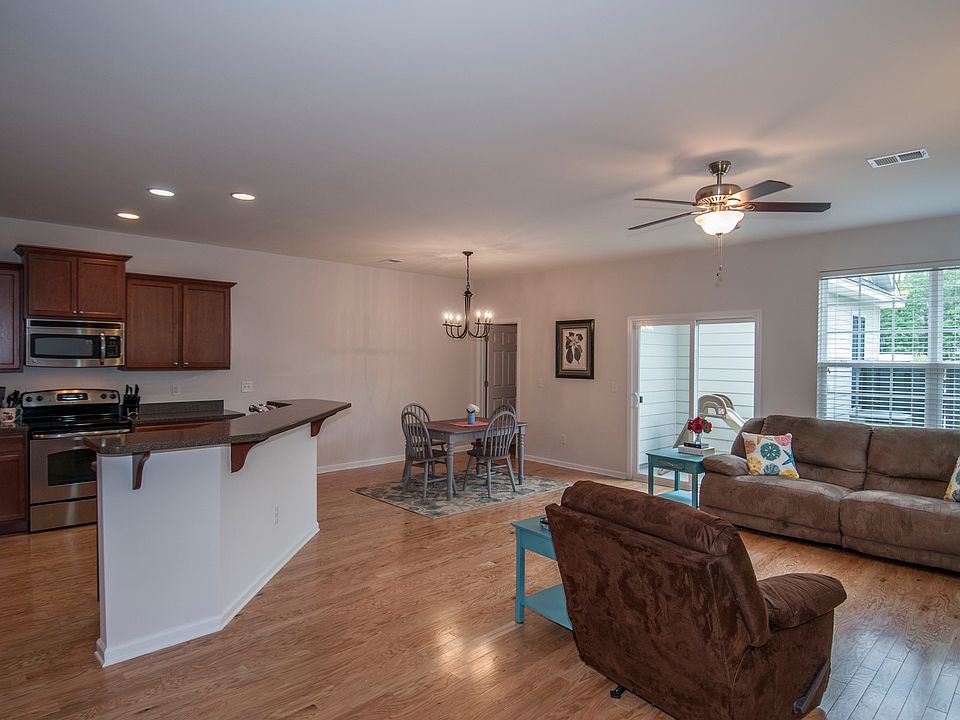 1st image of 3077 Park West Blvd