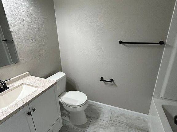 5th image of 630 N 9th St APT 1