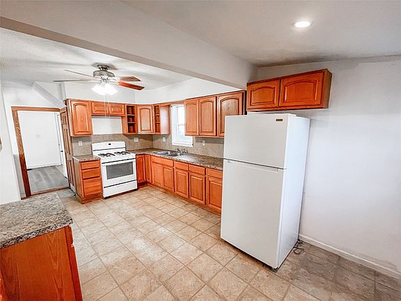 3rd image of 60 N Broad St