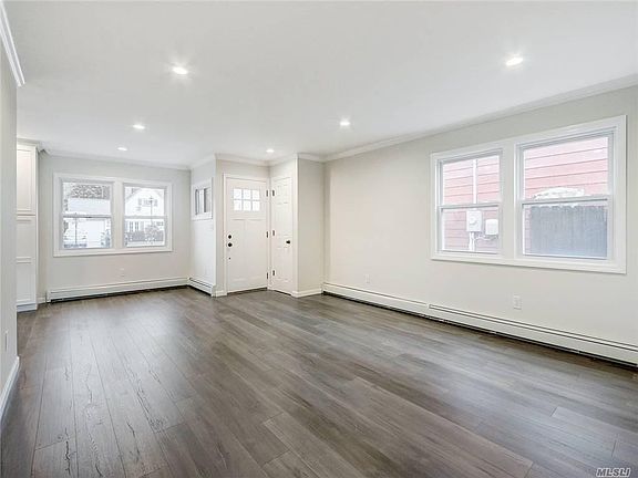 3rd image of 14 College Ln