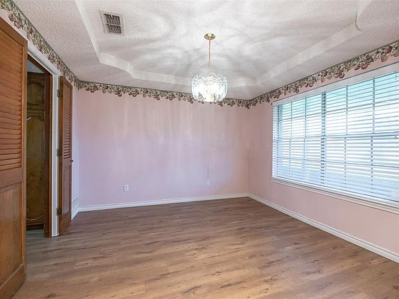 5th image of 130 Burkett Ln
