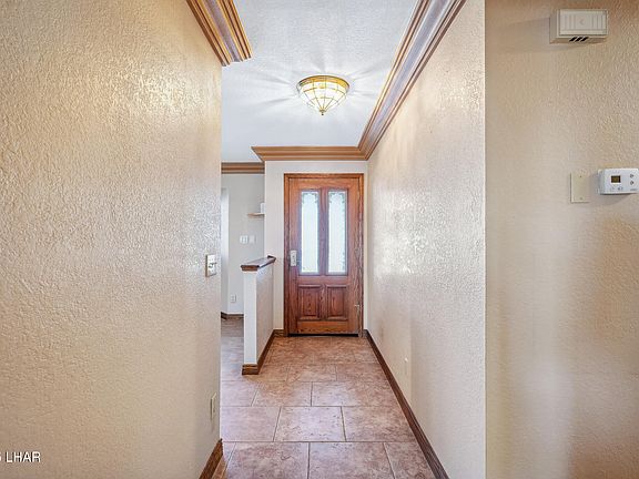 4th image of 1950 Crescent Dr