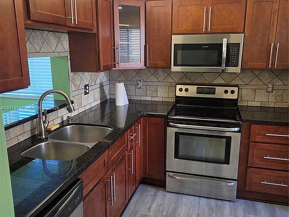 4th image of 8041 Southgate Blvd APT H6