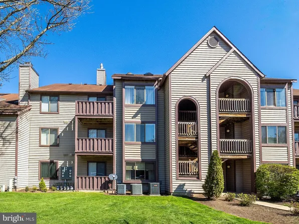 4808 Aberdeen Dr, Mount Laurel, NJ 08054