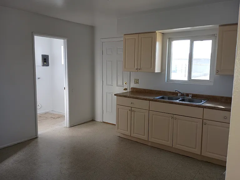 Kitchen from front.