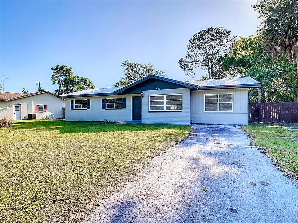 1st image of 942 CEDAR DRIVE