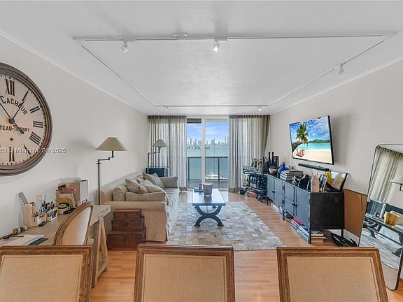 2nd image of 1900 Sunset Harbour Dr #12006