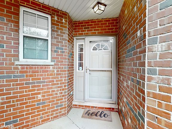 3rd image of 14943 S Suffolk Ct