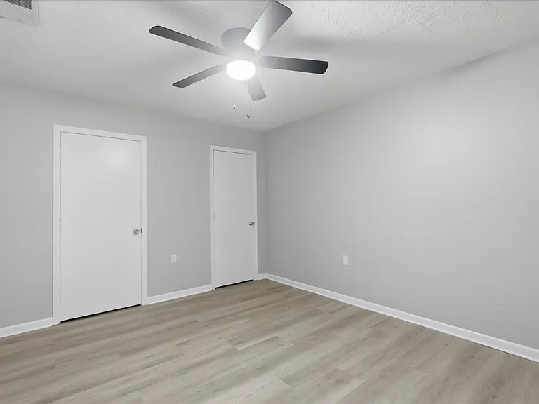 116 N Indian Aly #102 — Photo 11