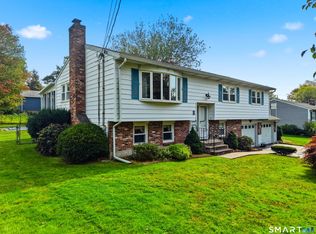27 Homesteader Lane, West Haven, CT 06516