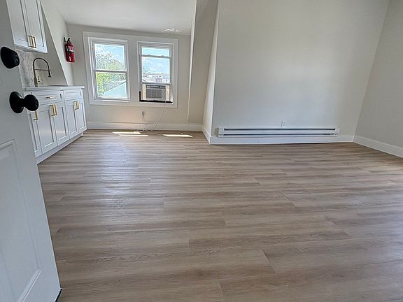 2nd image of 49-51 Rosehill Pl #3