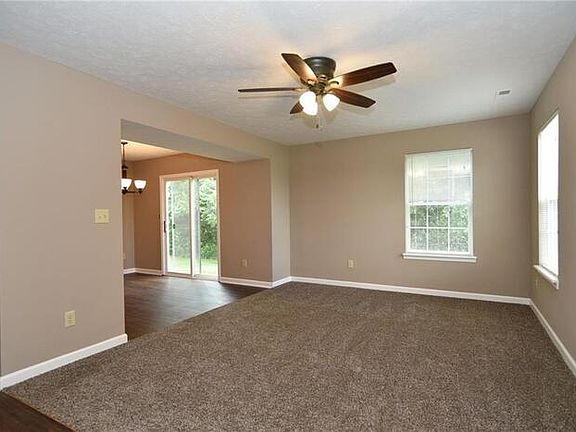 4th image of 10819 Amber Glow Ln