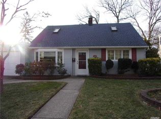 2298 Sycamore Pl, Merrick, NY 11566