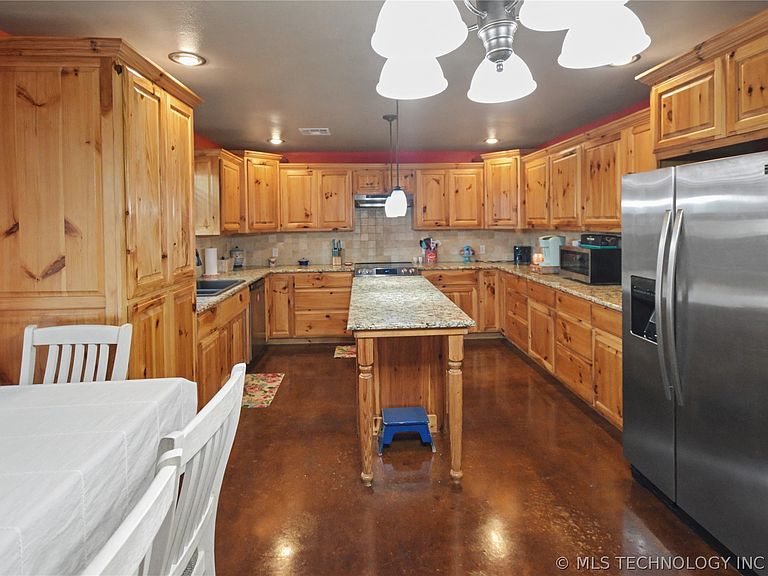 Listing photo 5