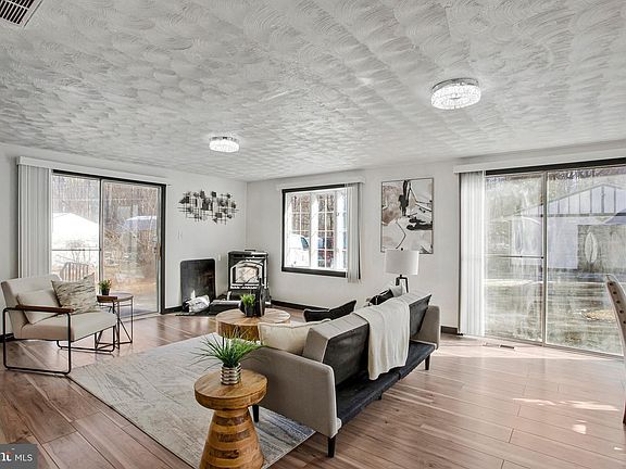 5th image of 13704 Tower Rd