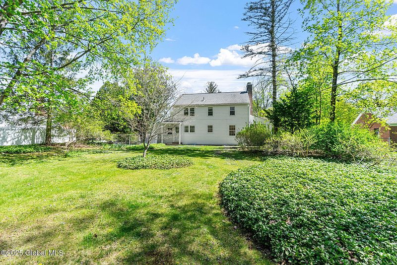 4th image of 6 Mayfair Drive