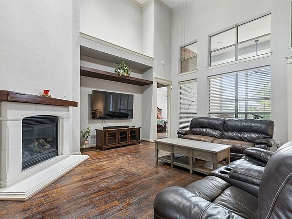 2nd image of 4632 Chapel Creek Dr