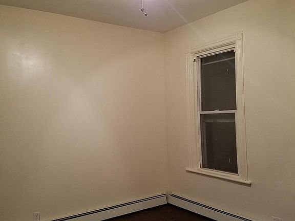 Bedroom measurement 13 by 13