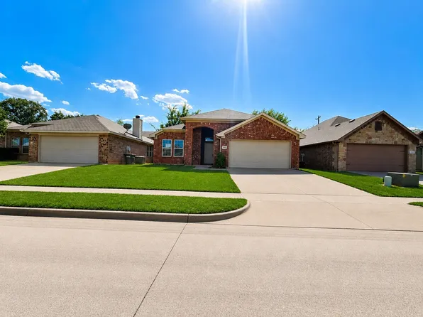 4204 Sapphire Ln, Granbury, TX 76049