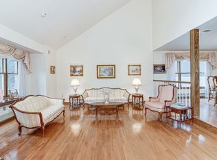 15 Fox Hill Rd, Edison, NJ 08820