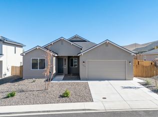 785 Garnet Way, Fernley, NV 89408