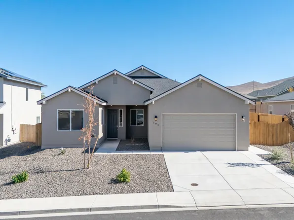 785 Garnet Way, Fernley, NV 89408