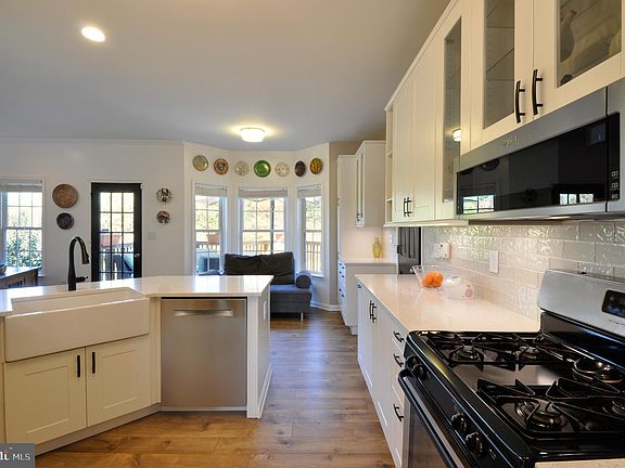 5th image of 9823 Cannonball Ct