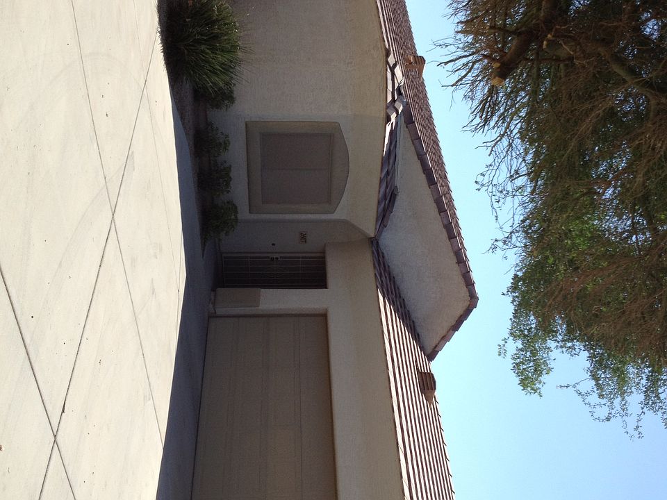 1st image of 2607 E Hidalgo Ave