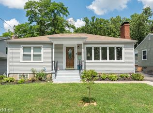 1515 Hill Ave, Wheaton, IL 60187