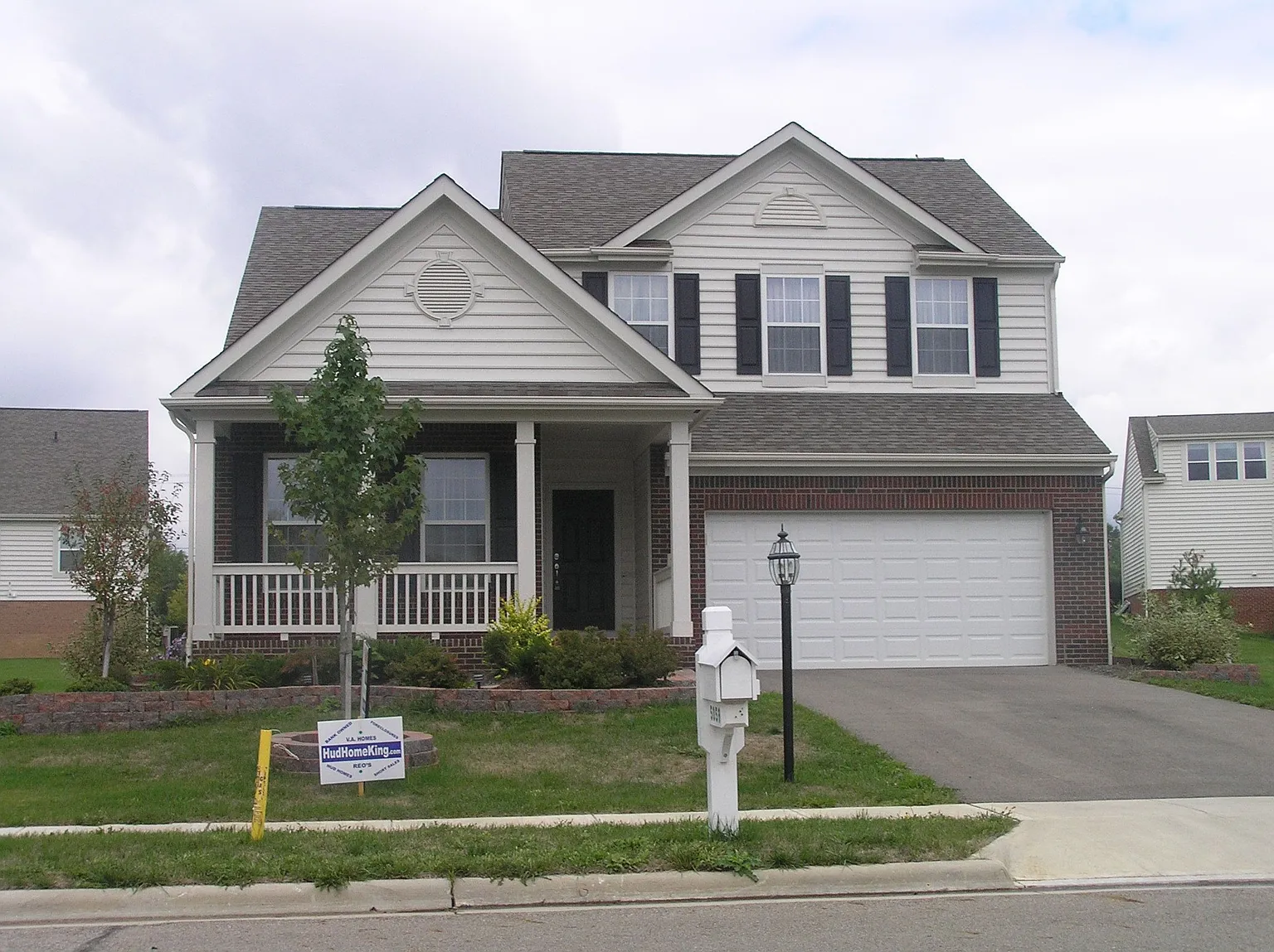 5059 Thornwood Dr photo 1
