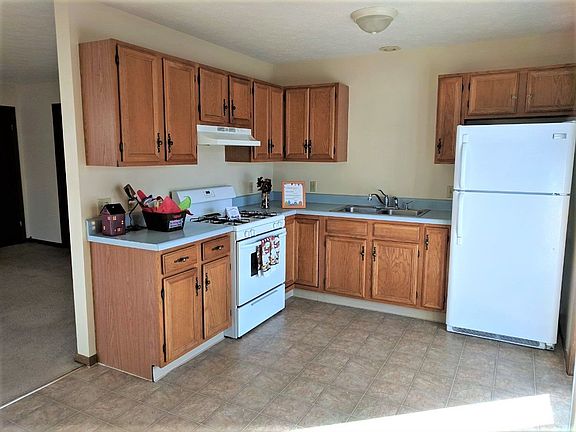 4th image of 921 Pius Ln #919-4