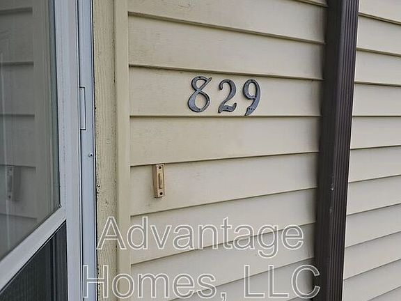 2nd image of 829 N 70th Ter