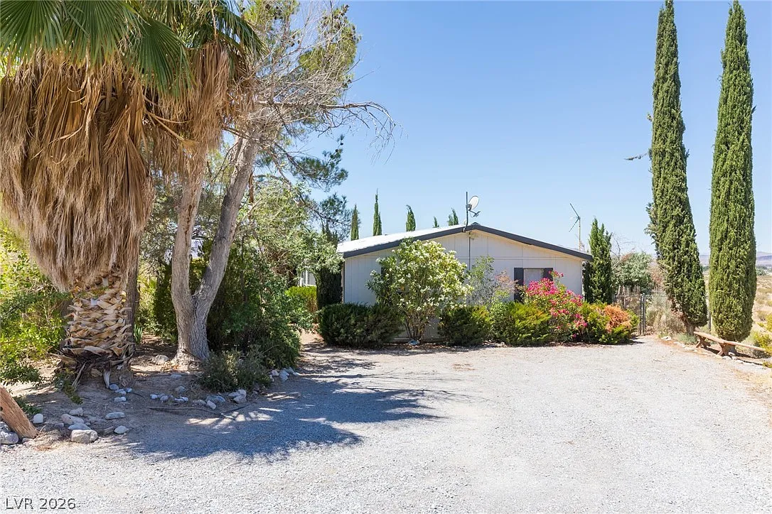 1130 E Mesquite Ave — Photo 1