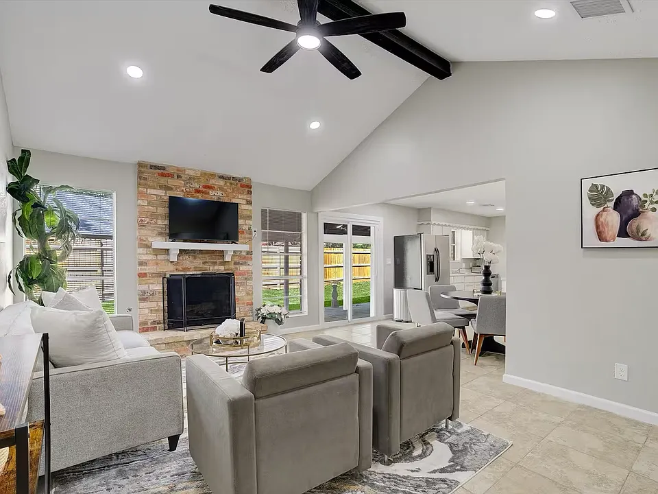 23919 Hunter Spring Cir