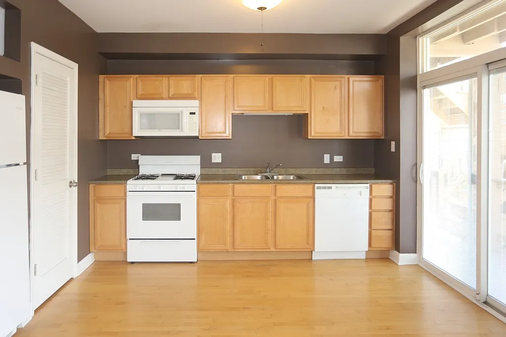 Phenomenal 2 Bed, 1.5 Bath at Sawyer + Foster (Lincoln Square) — Photo 3