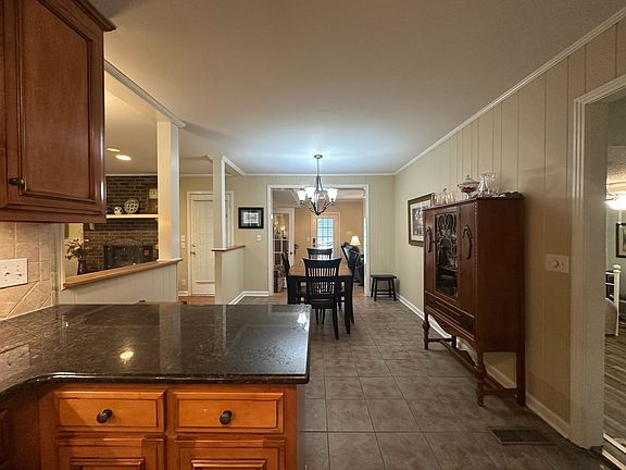 4th image of 412 Winwood Dr