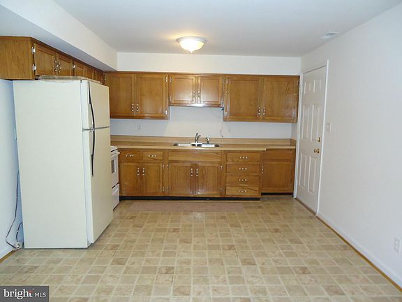 3rd image of 1702 Washington Ave